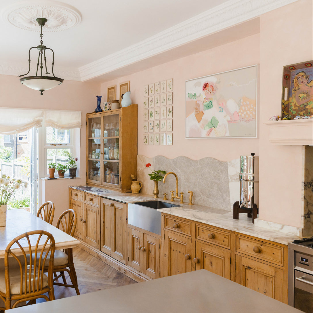 Acanthus Leaf Plaster coving in Family Kitchen