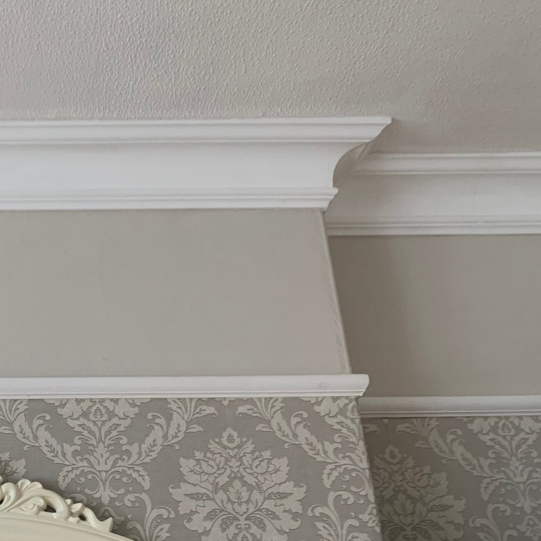 victorian plaster coving mitre joint show in living room