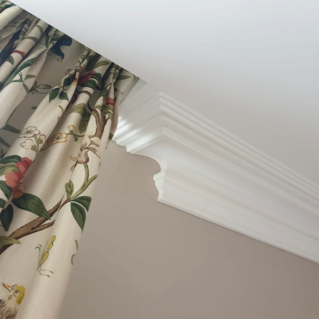 end section of london swan neck plaster coving