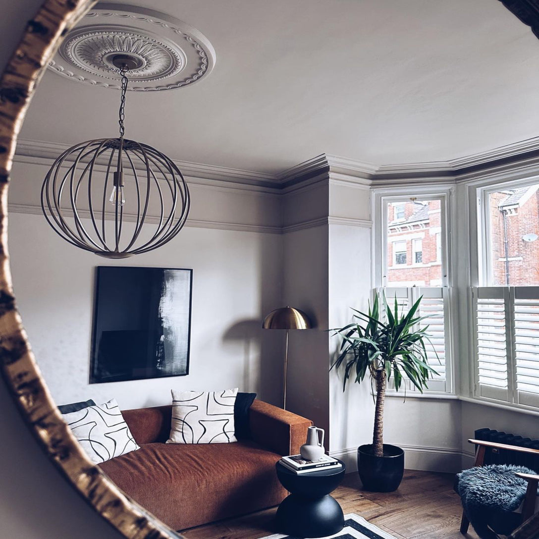 victorian style plaster ceiling rose shown in living room