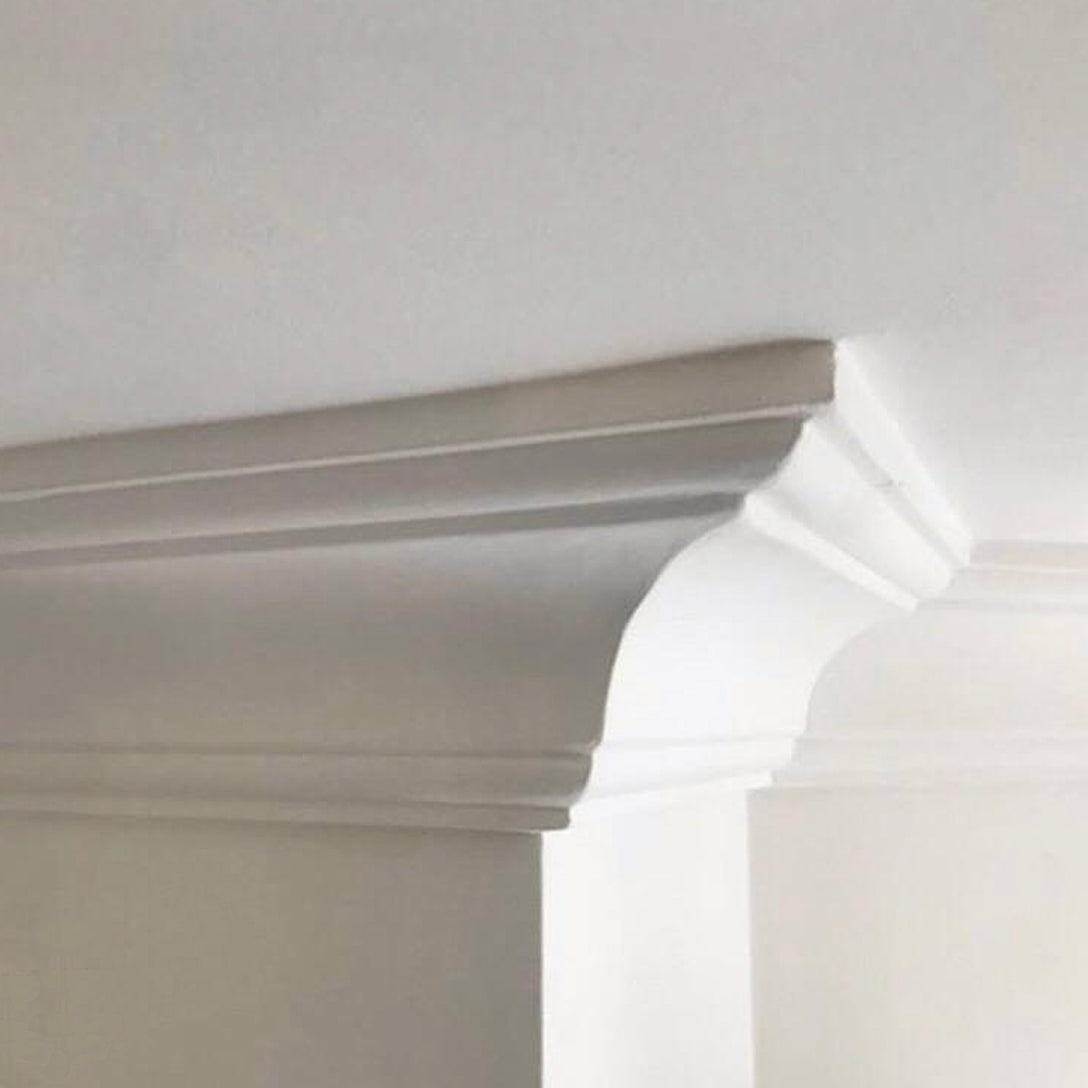 Detailed corner image of Plain Run Coving