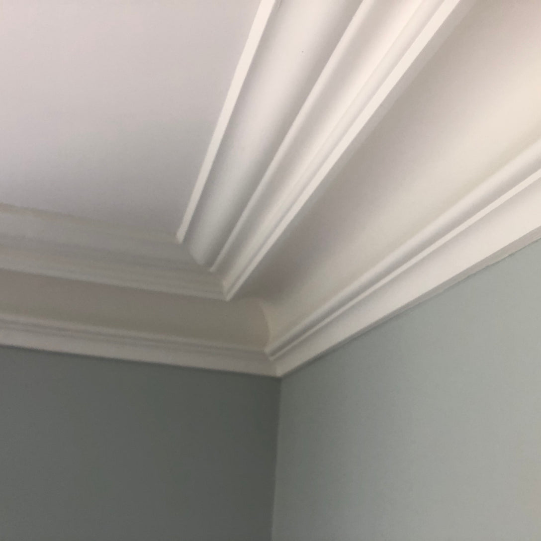 Victorian Swan Neck cornice up-close