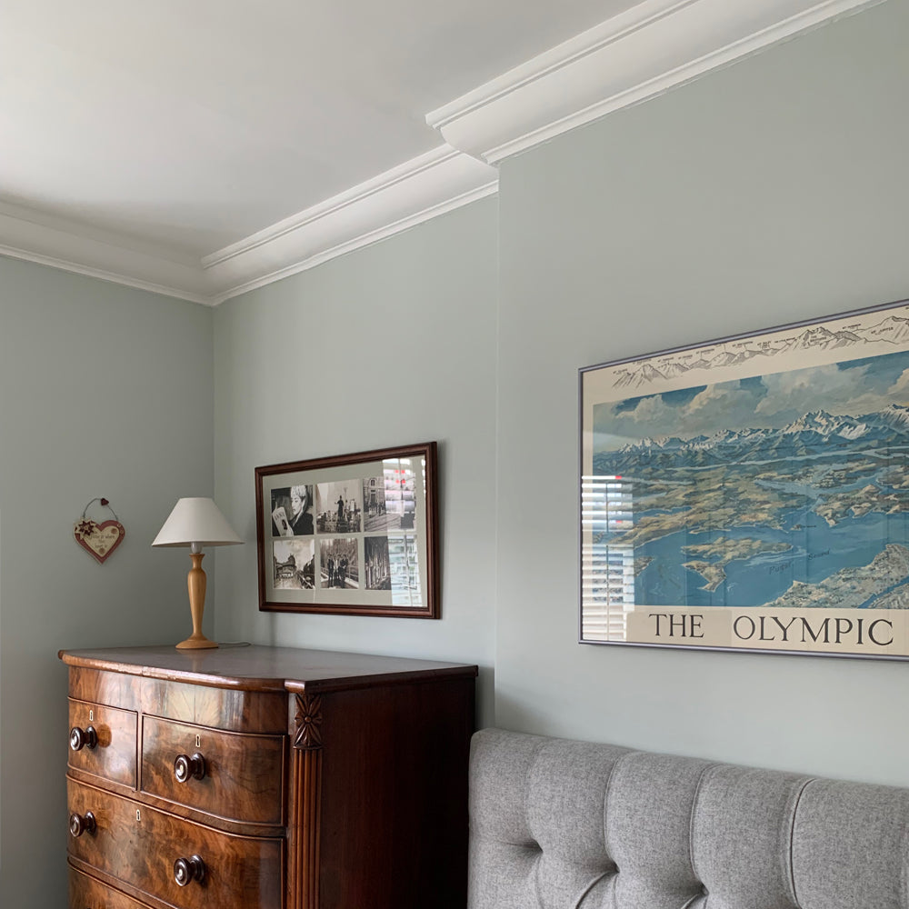 Victorian style Plaster Coving Convex shown in a bedroom - 100mm Drop 