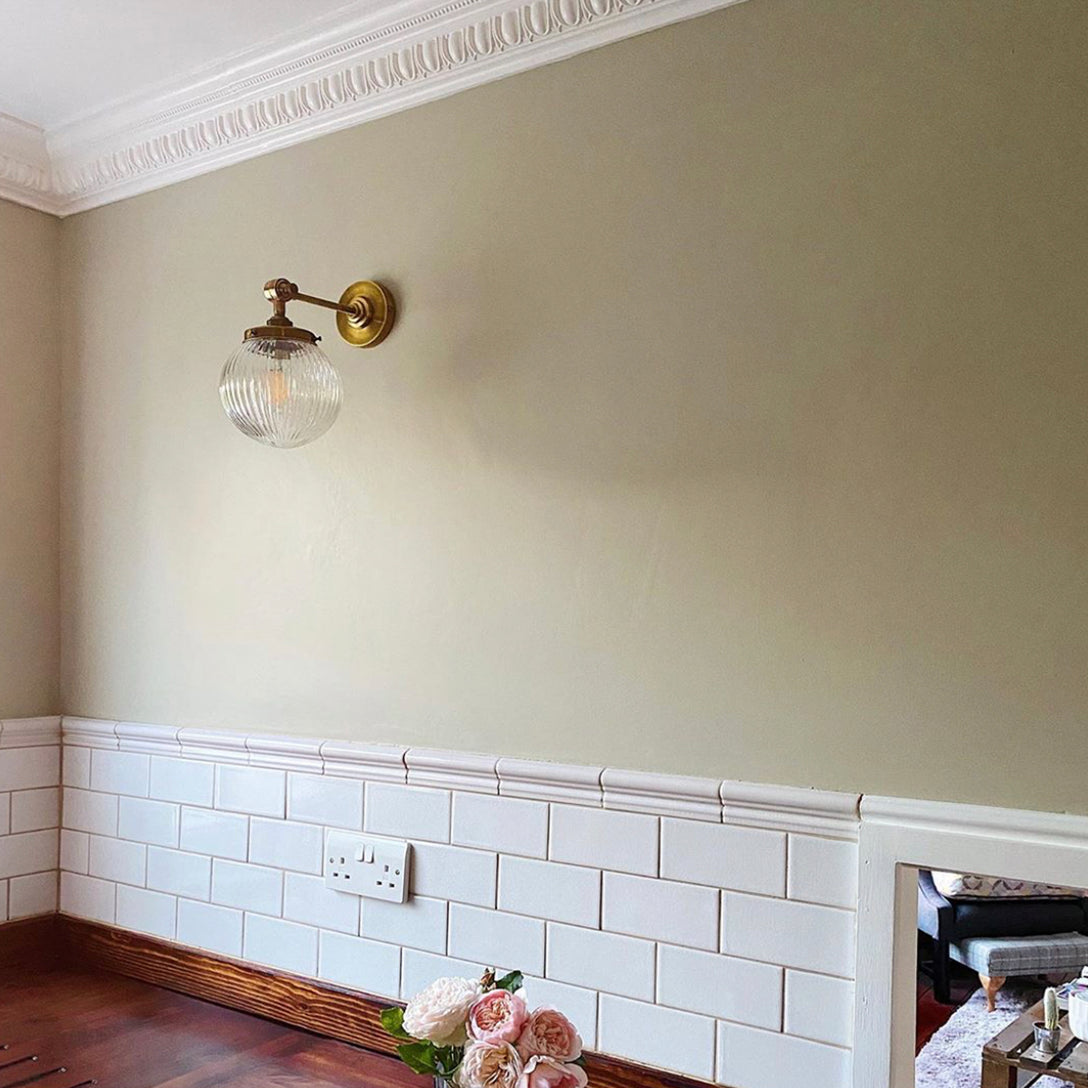 Egg & Dart cornice in light kitchen