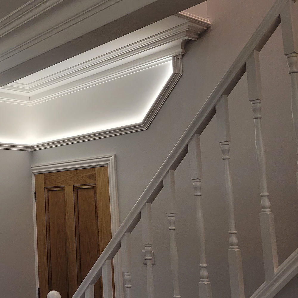 swan neck victorian plaster coving whon fitted in hallway