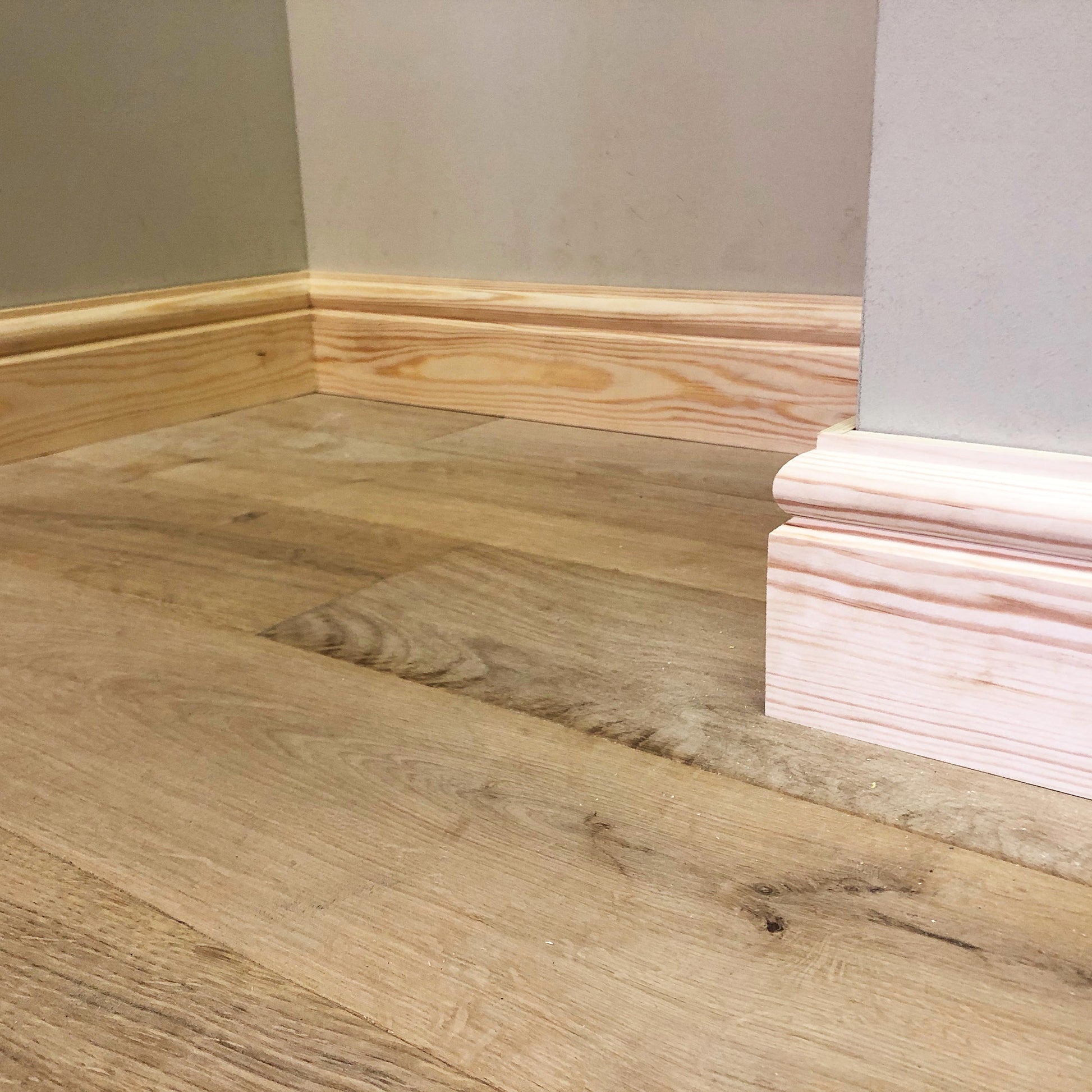 section of Antique Victorian Skirting Board fitted around bend 117mm x 21mm