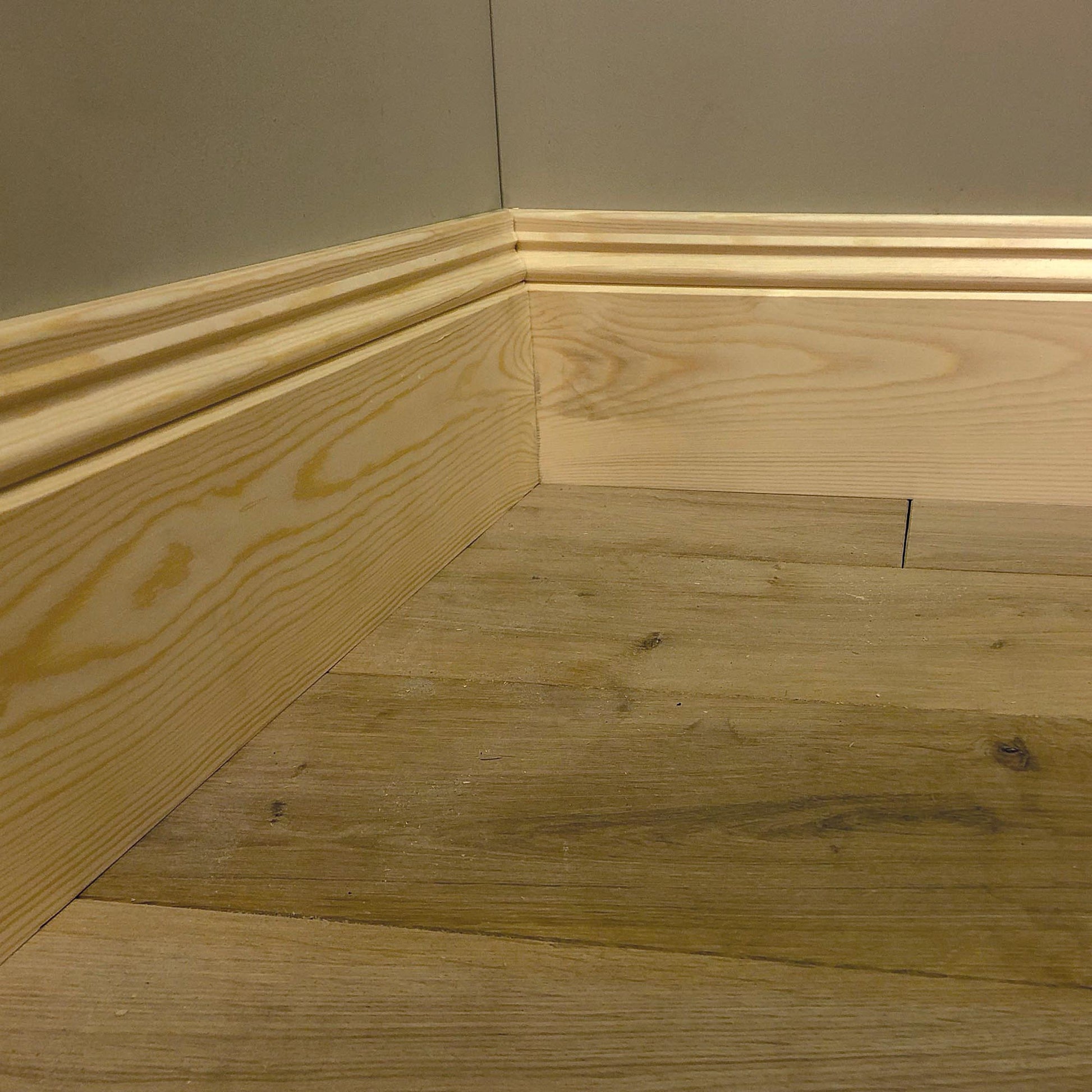 corner section of Antique Victorian Skirting Board - 168mm x 21mm