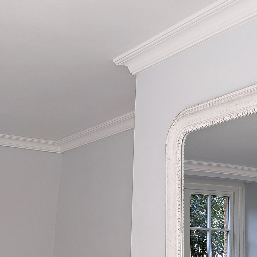 Small plaster cornice in main room