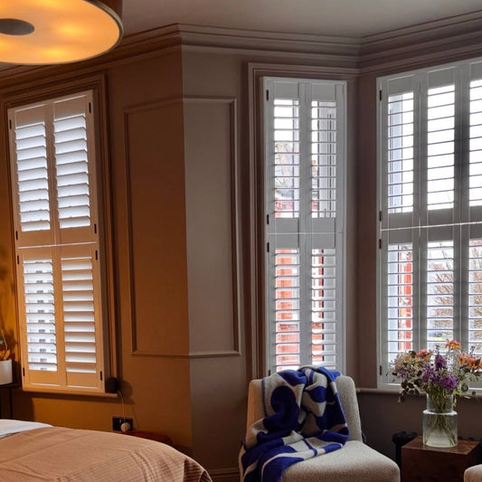 victorian swan neck plaster cornice fitted in bedroom
