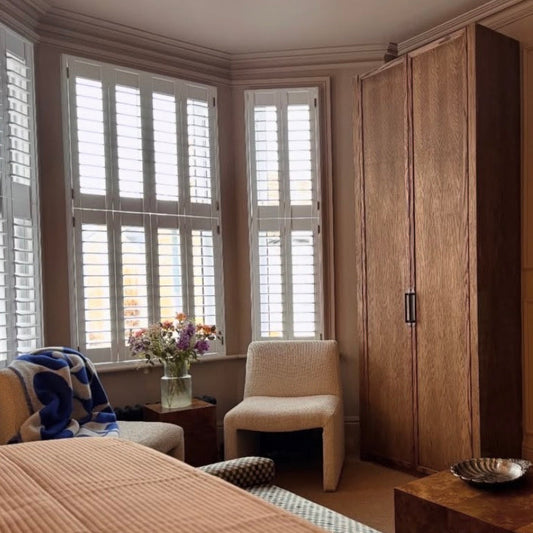 Classic swan neck victorian coving fitted in bedroom