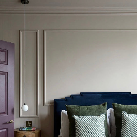 swan neck cornice fitted in bedroom