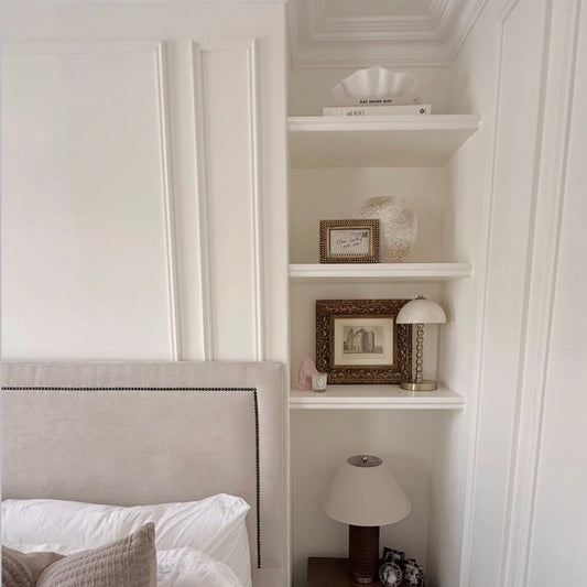 swan neck plaster cornice in bedroom