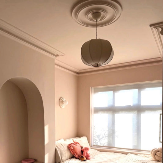 swan neck plaster cornice and plain spun ceiling rose in bedroom