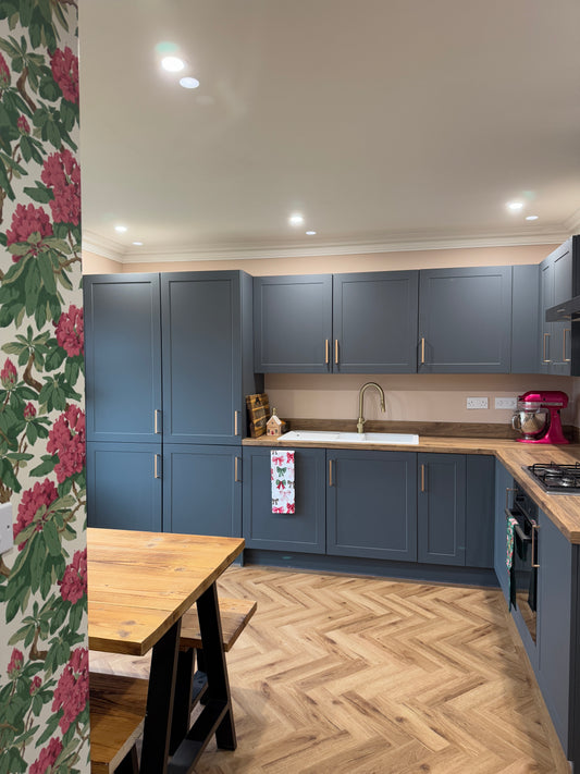 swan neck victorian plaster coving fitted in kitchen