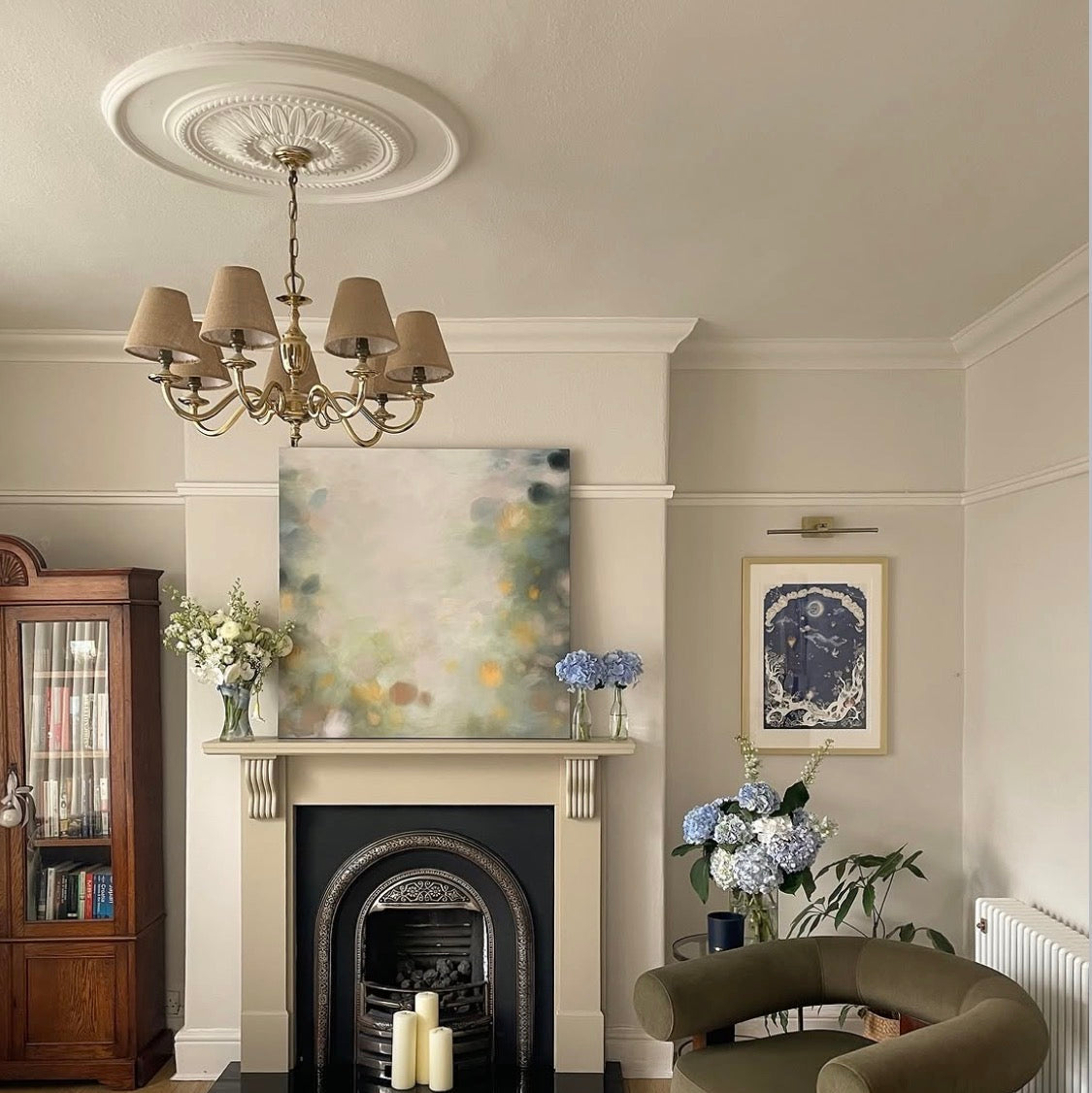 Large Sunflower Ceiling Rose in Living Room.