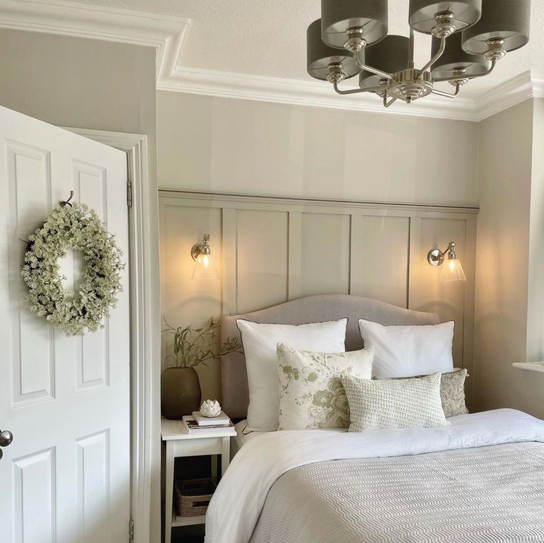 classic victorian ogee plaster coving fitted in cozy bedroom