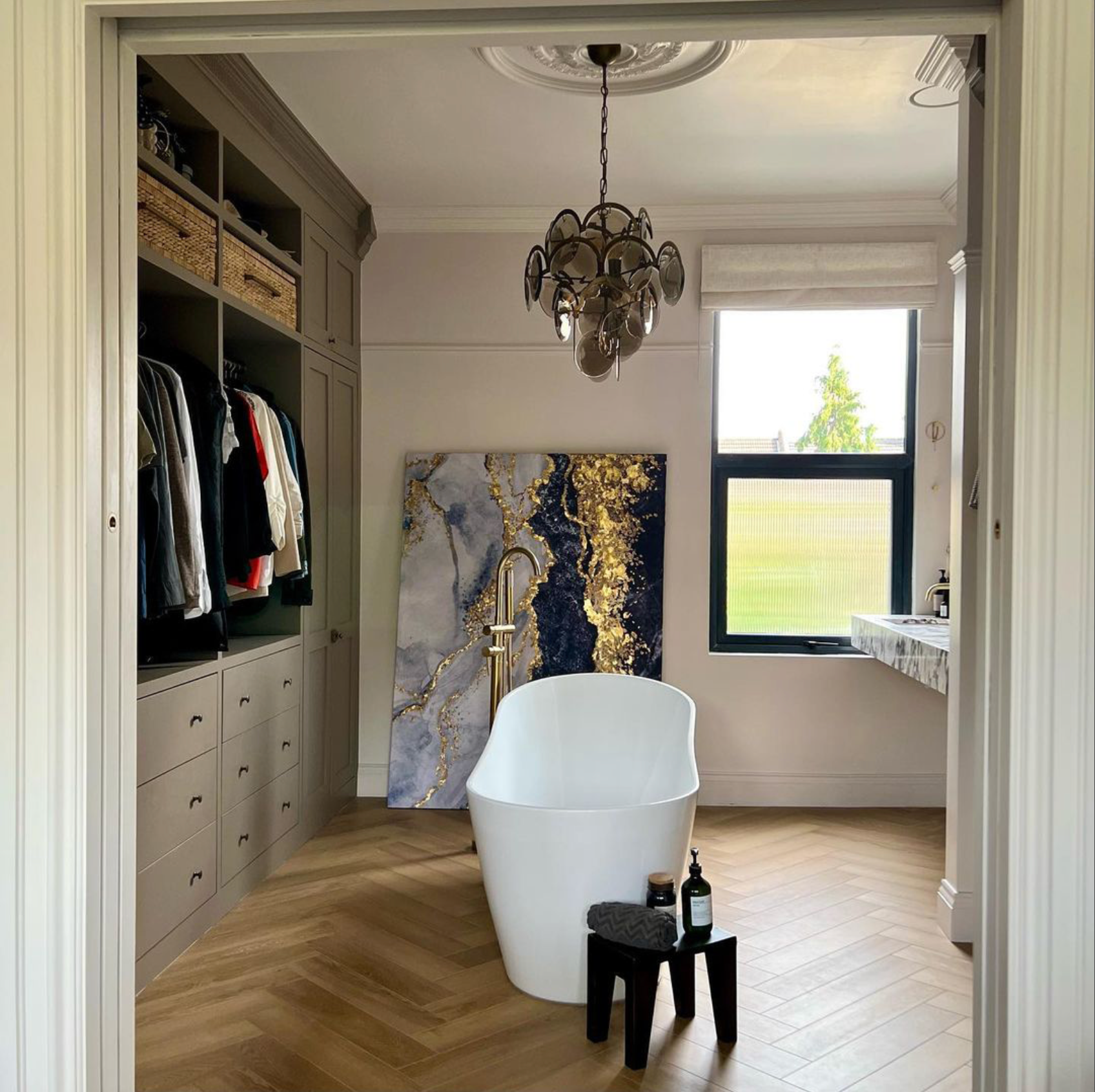 Plaster Ceiling Rose Plain Acanthus 610mm dia. MPR061