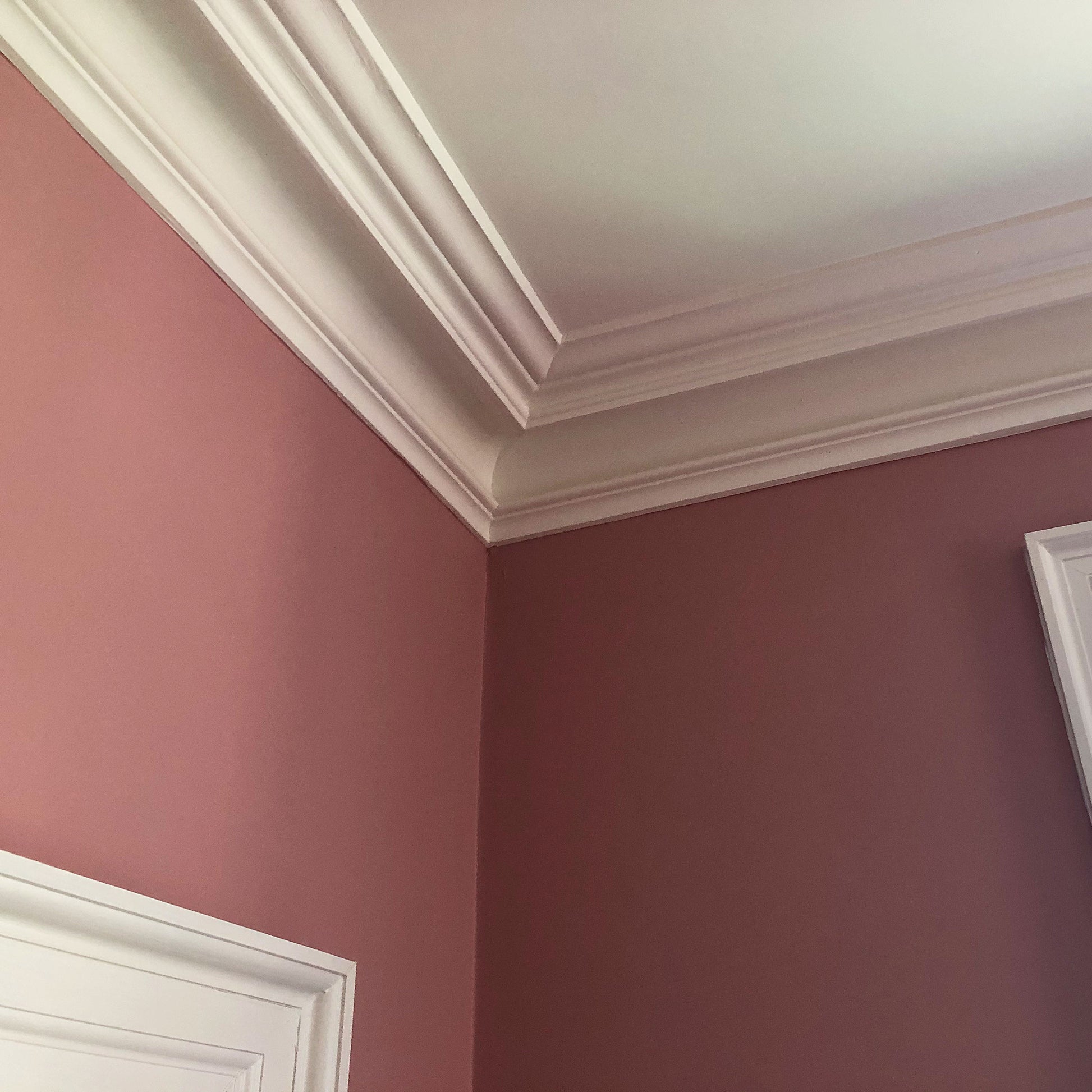 Victorian Swan Neck cornice in corner