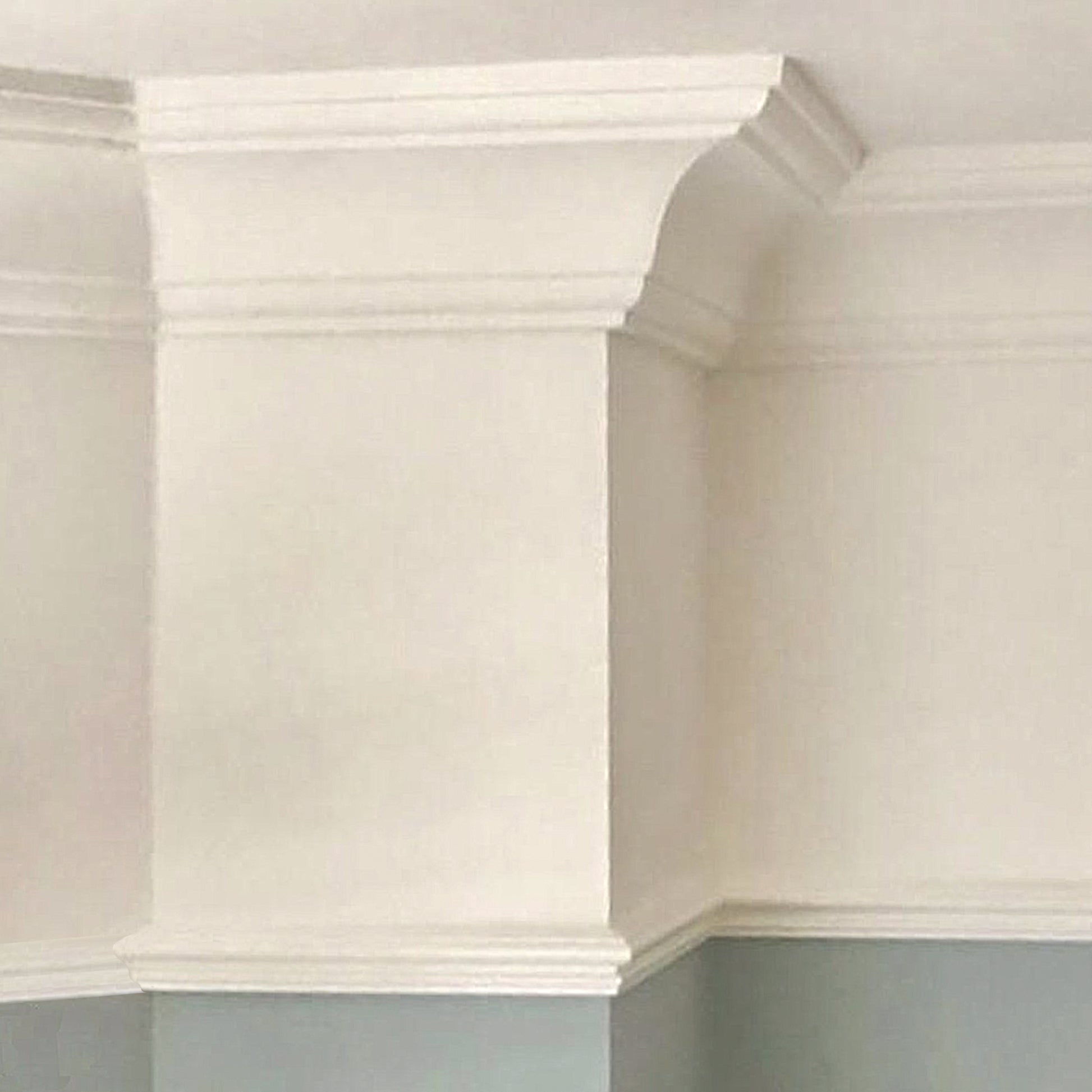Plain Run coving on blue and white wall