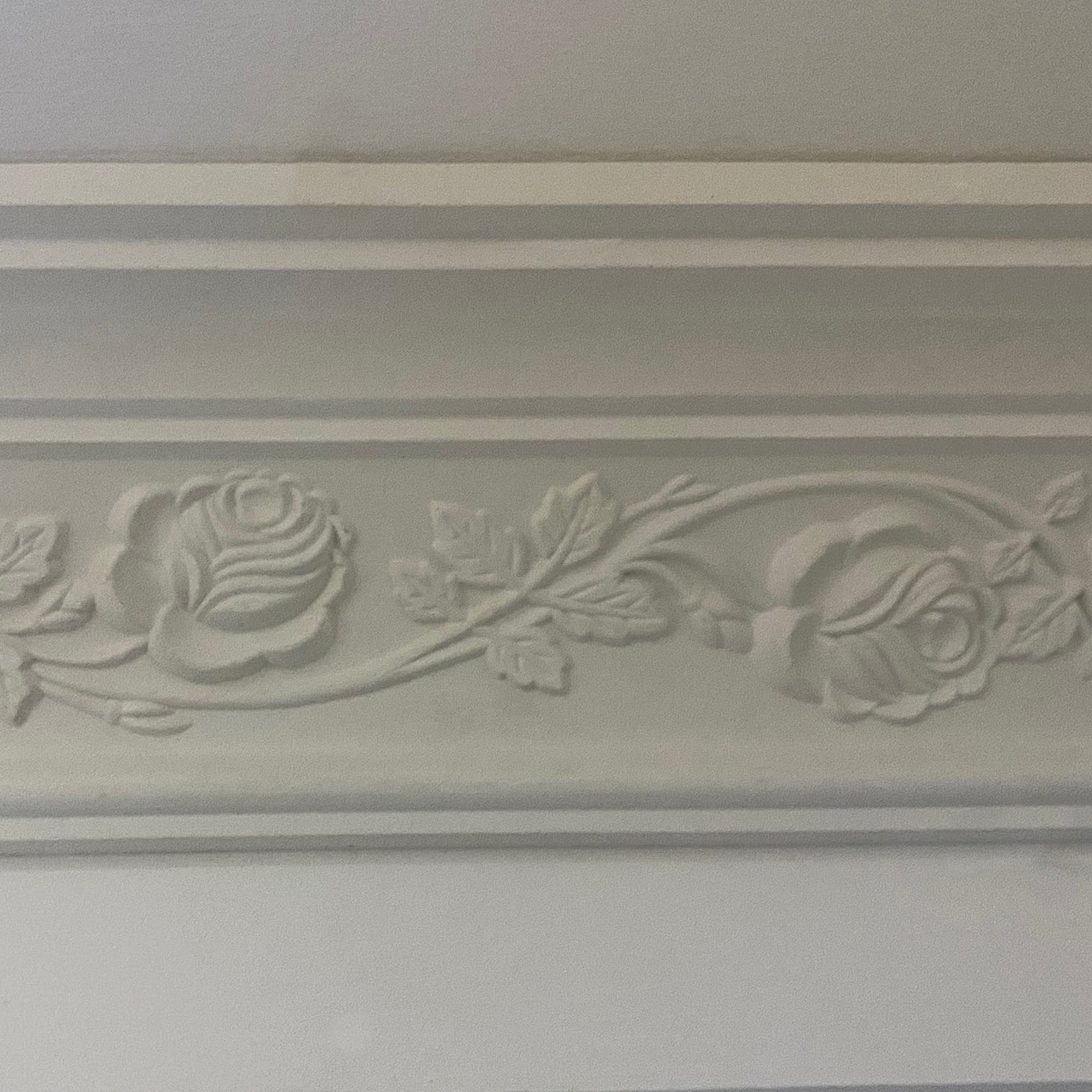 detailed photo showing Plaster Coving Wild Rose details 120mm Drop 