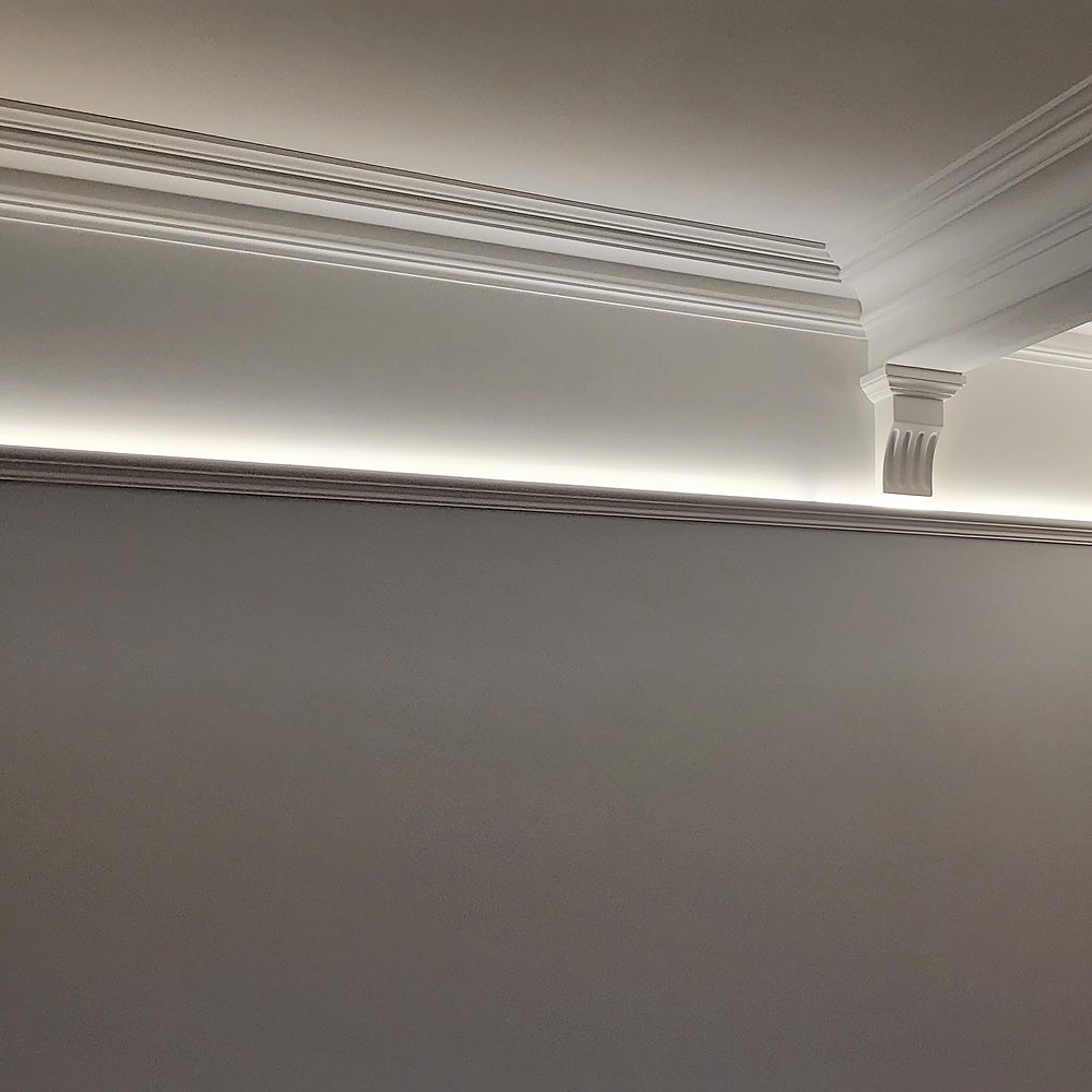 aspect of swan neck plaster cornice section - 100mm