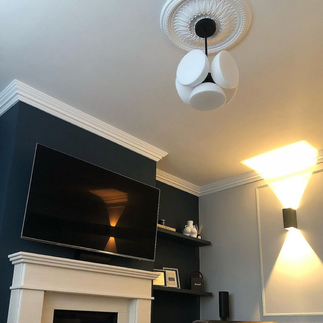 Sunflower Plaster Ceiling Rose in main room