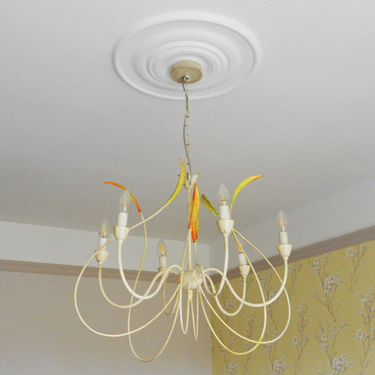 Classic Centre Piece Plaster Ceiling Rose with light fitting