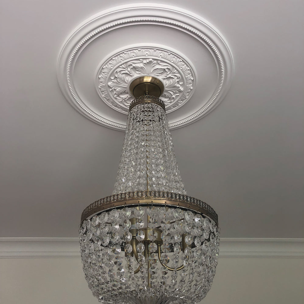 Plaster Ceiling Rose Plain Acanthus with chandelier