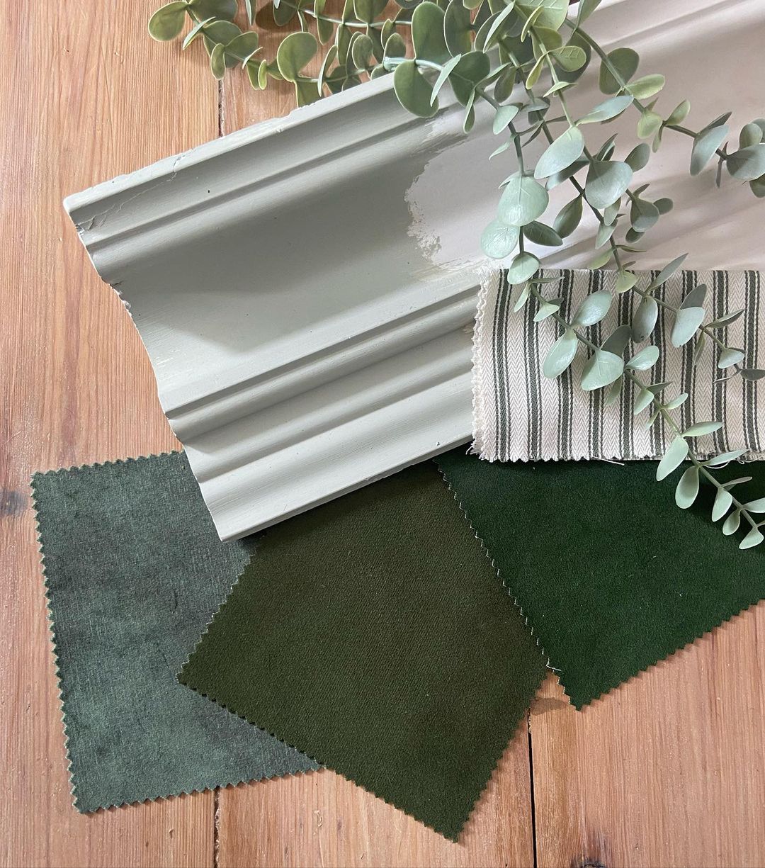 Swan Neck Coving Sample Pack with example paints and materials