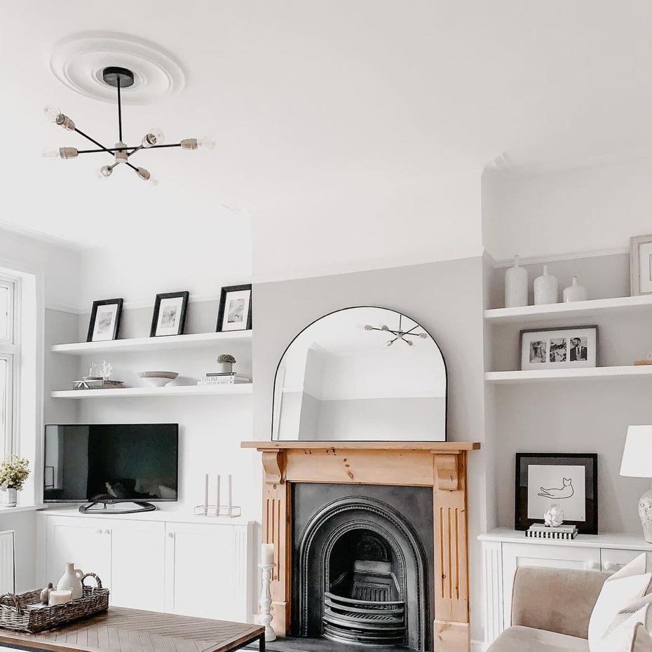 Plain Spun Plaster Ceiling Rose in furnished main room