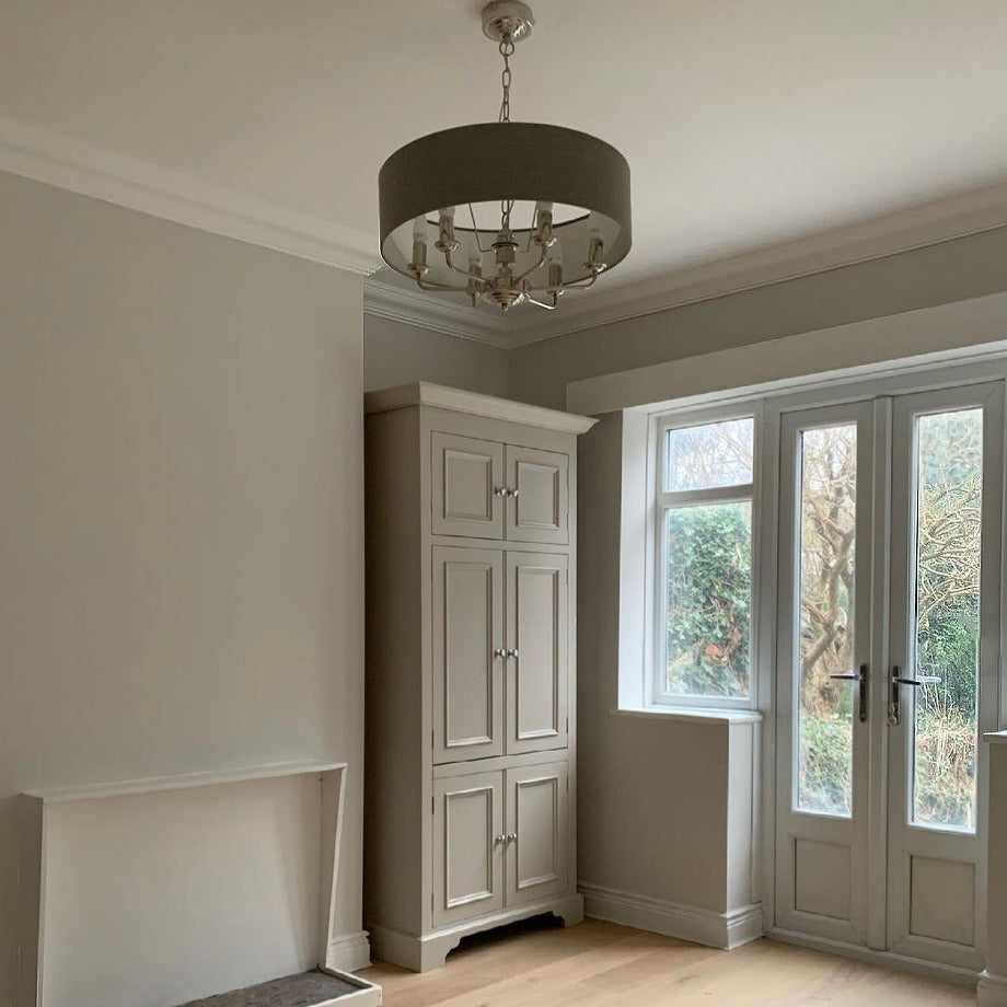 Ogee coving in stylish room