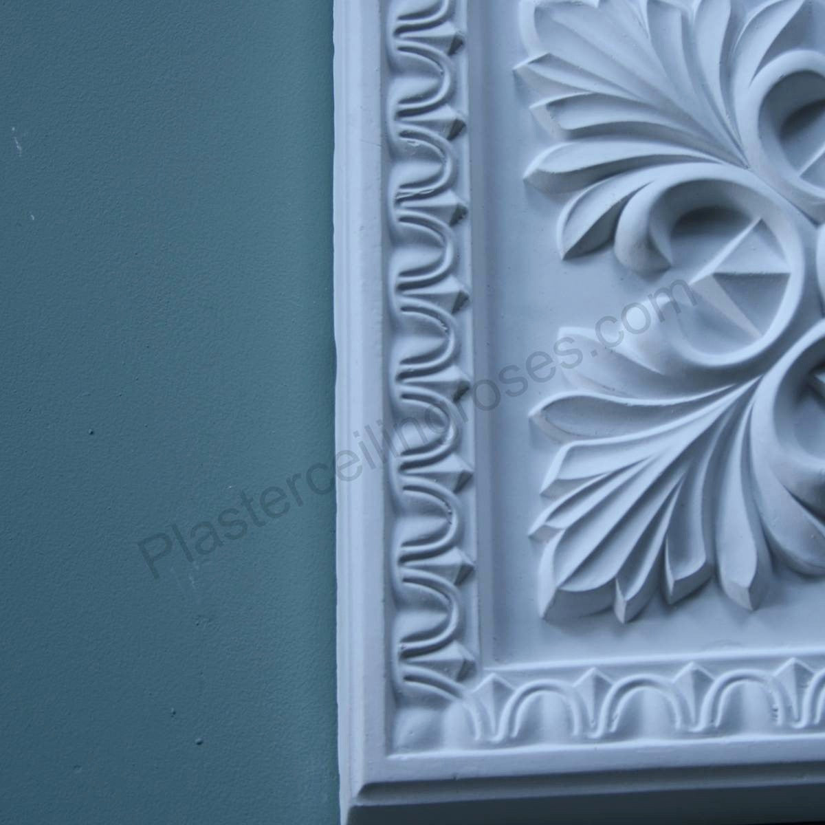 Quatrefoil Plaster Plaque corner detailing